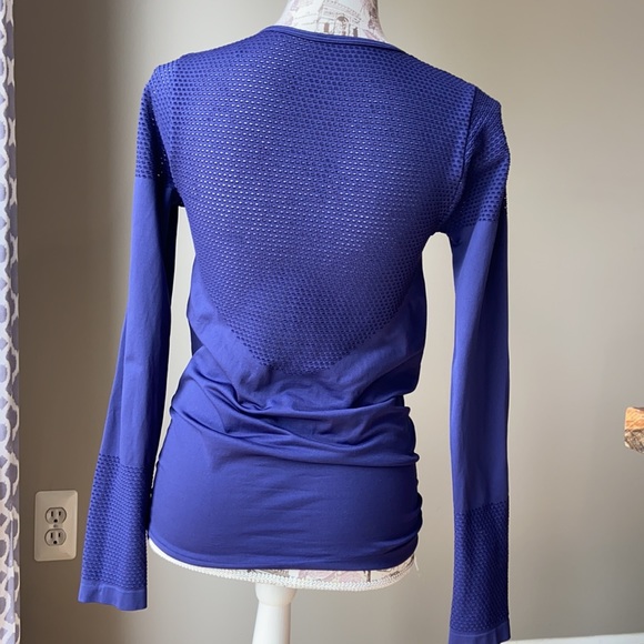 Fabletics Musetta Seamless LS Compression Top - Picture 8 of 10
